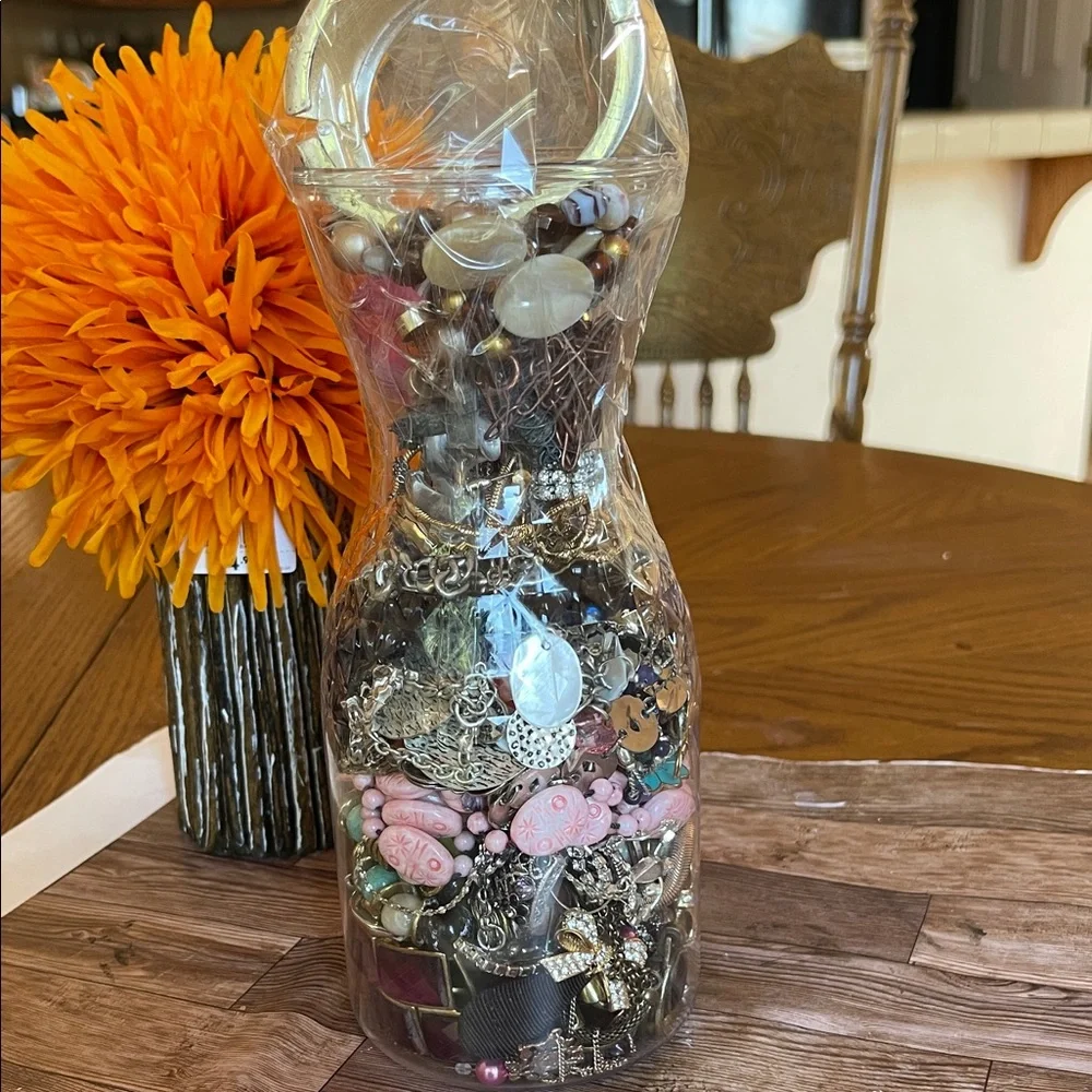 Mistery Jewerly Jar - Picture 2 of 5